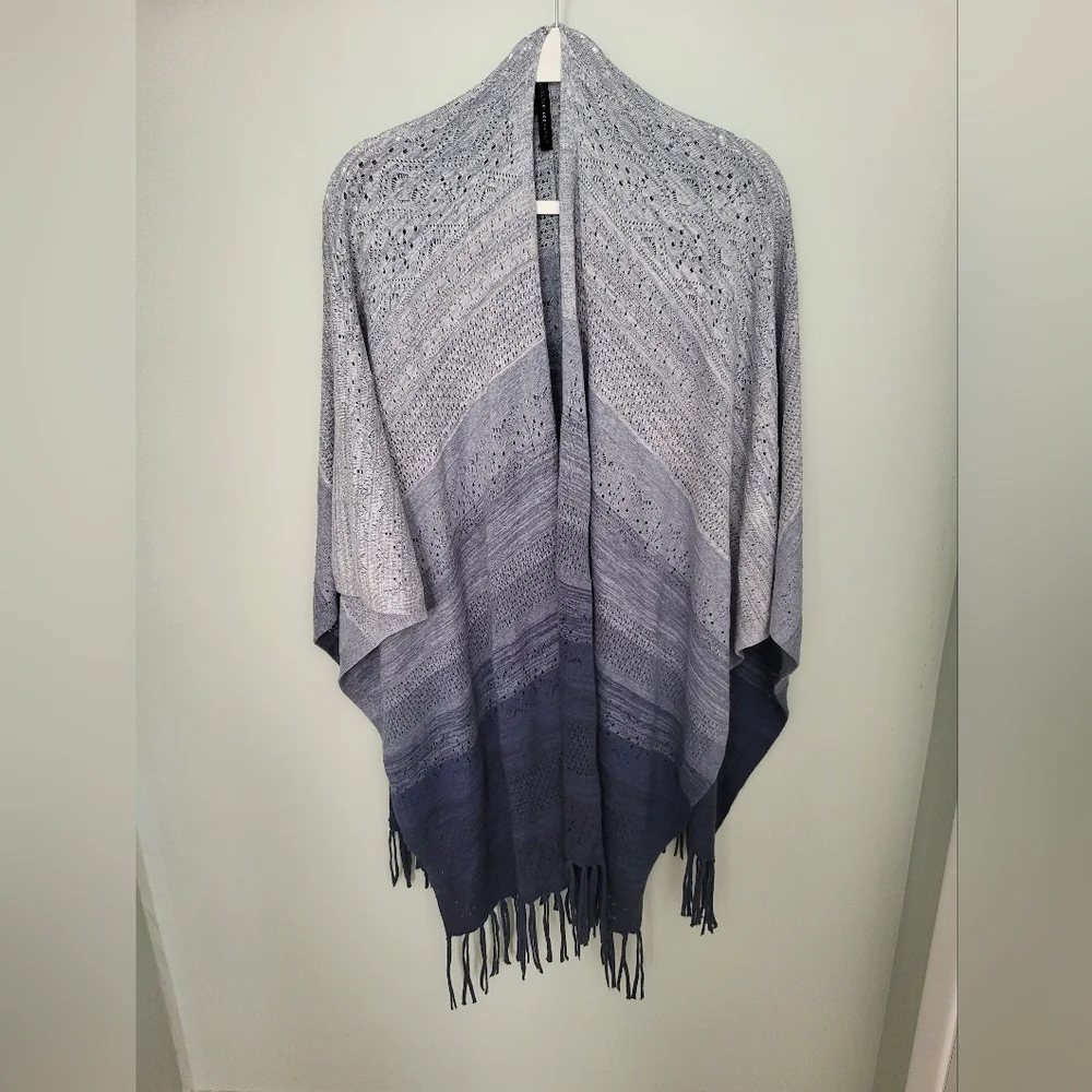 White House Black Market‎ Open Gradient Ombre Blue Ruana Blanket Shawl Wrap XS/S